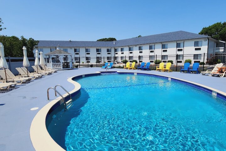 Ambassador Inn & Suites