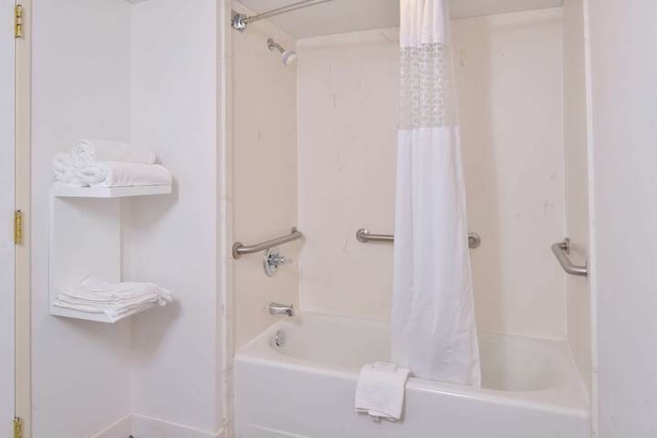 Hampton Inn Greensboro-East