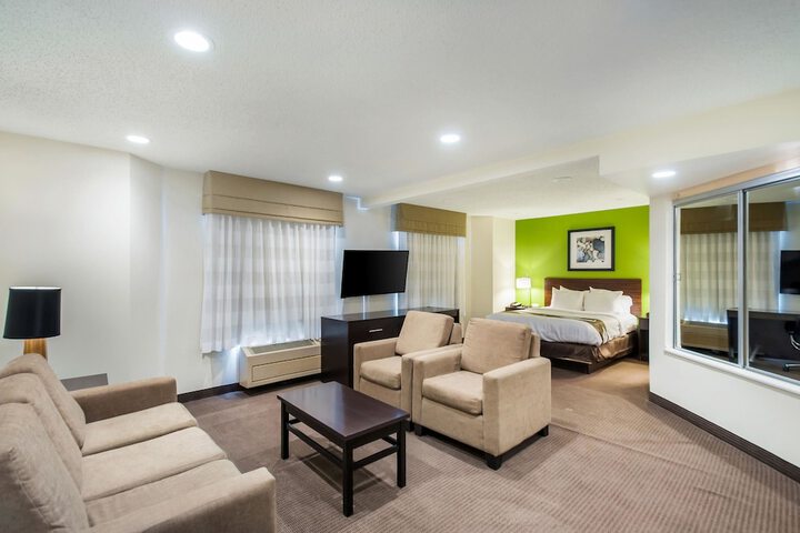 Room 25 of 37