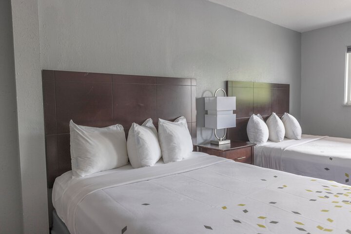Room 21 of 43