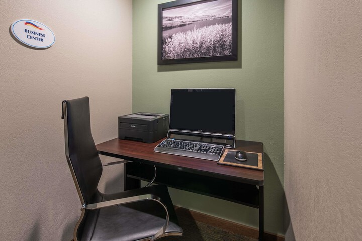 Business Center 40 of 43