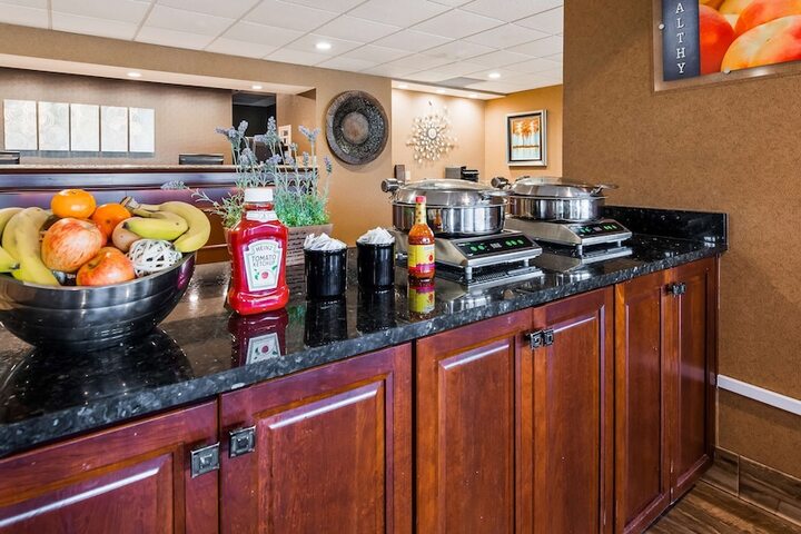 Breakfast/Coffee Service 17 of 25