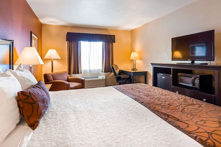 Room 9 of 18
