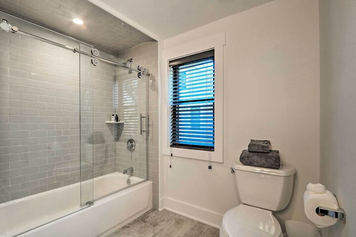Updated Downtown Red Bank Home 5 Mi to Beach!