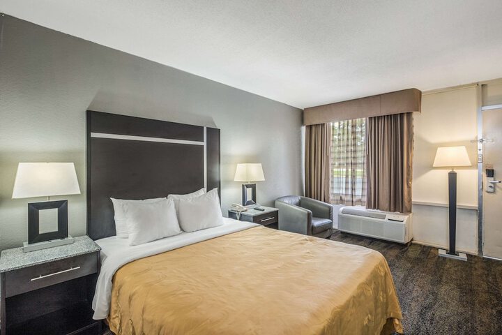 Room 11 of 70