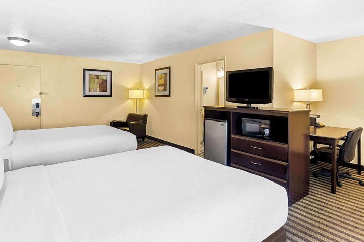 Quality Inn & Suites Vancouver - Hazel Dell