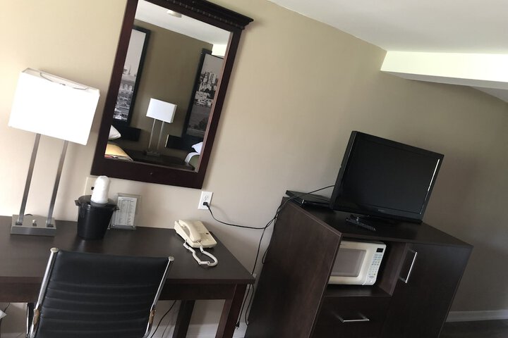 Room 13 of 21