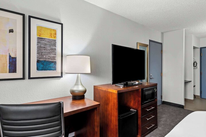 Comfort Inn & Suites Staunton