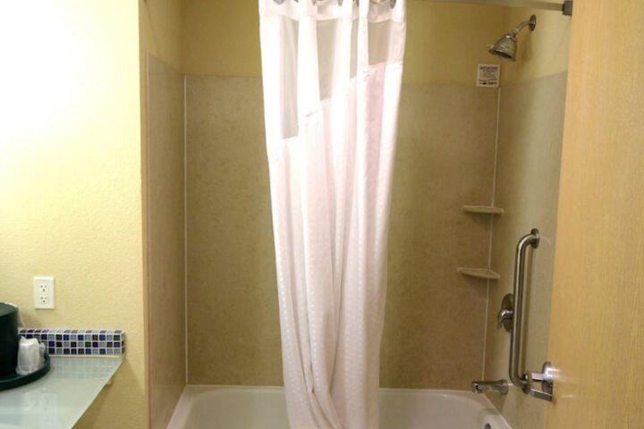 Room 16 of 52