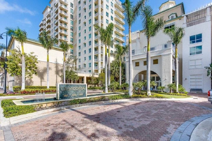 Casa Costa 308s Studio Pools, Jacuzzi, Beach, Shops & Dog Friendly