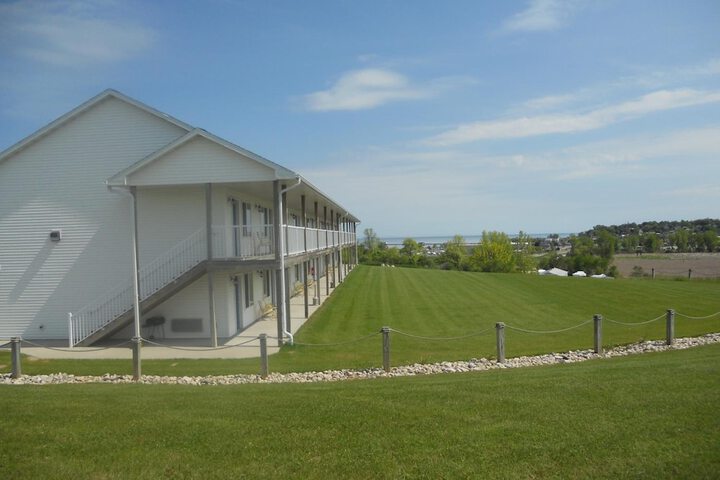 Coho Motel and Suites