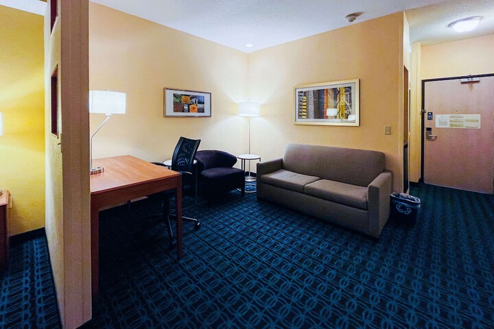 Room 25 of 29