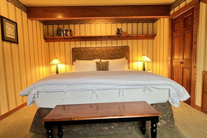 Room 23 of 46