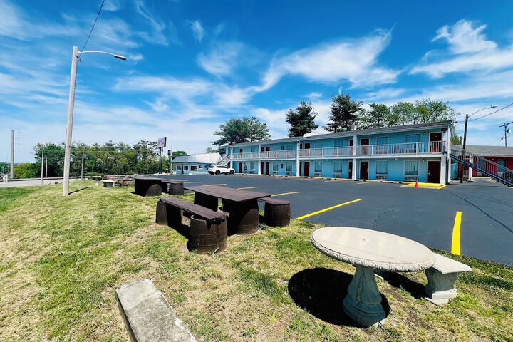 Hometown INN