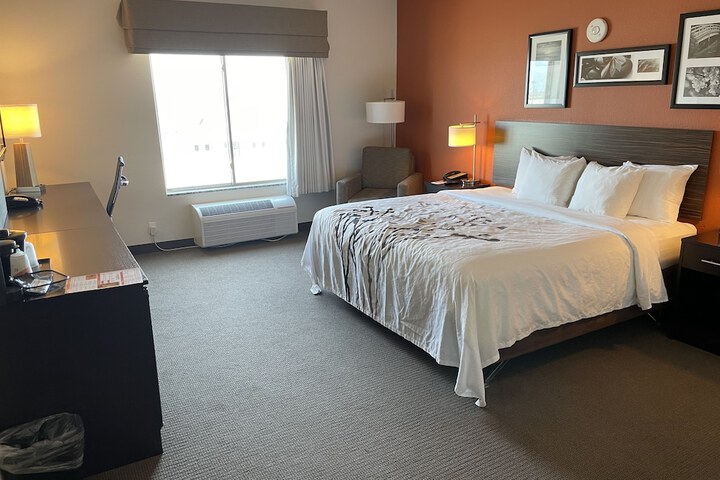 Room 16 of 50