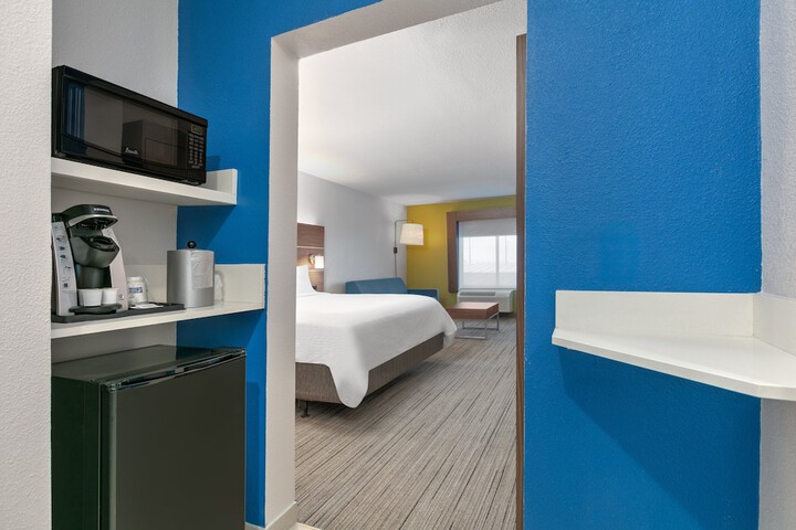 Room 16 of 41