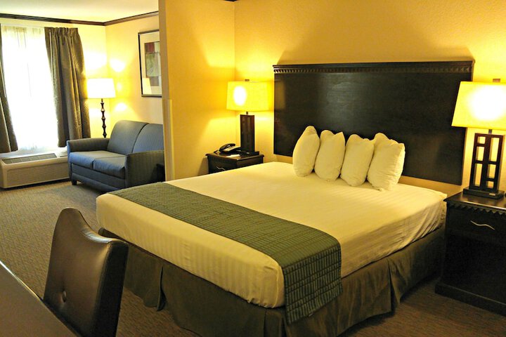 Room 9 of 14