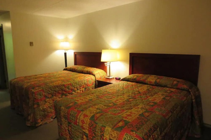 Room 17 of 40