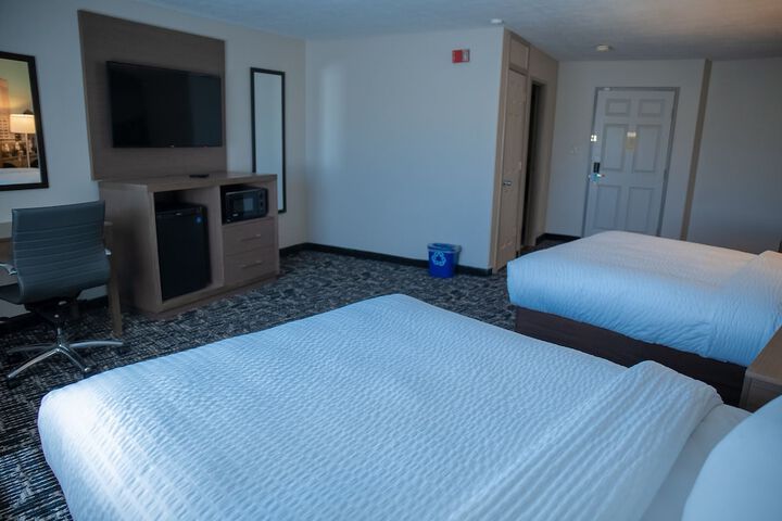 Room 32 of 67