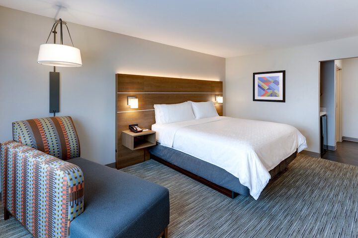 Room 43 of 80