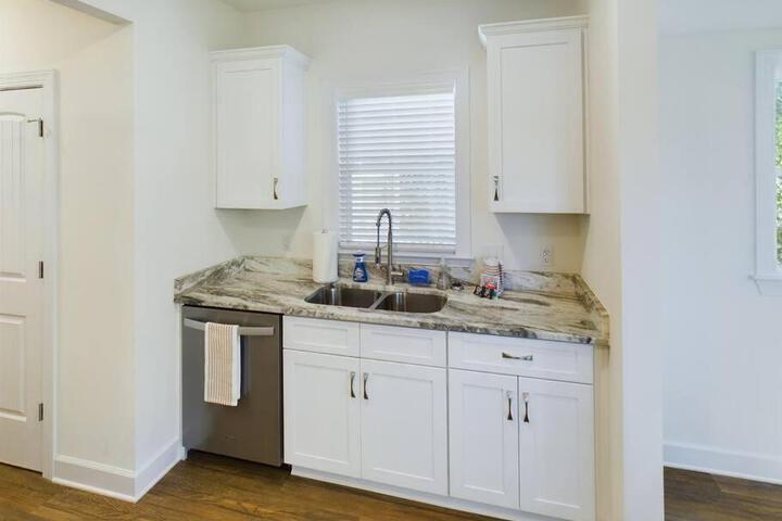 PIckens Place Unit B