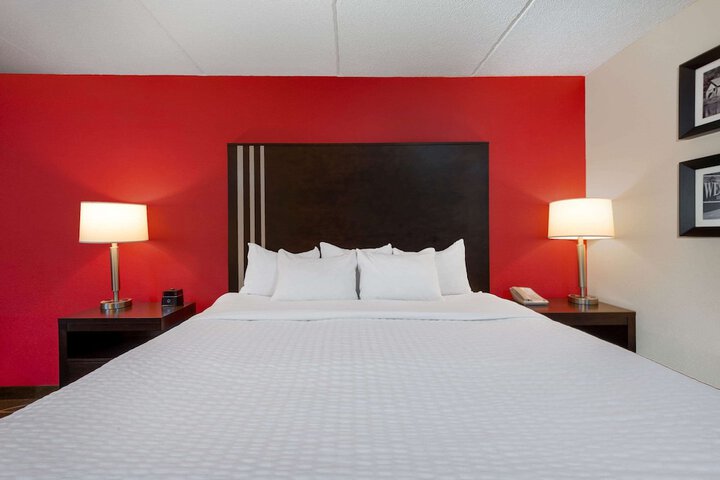 Room 30 of 50