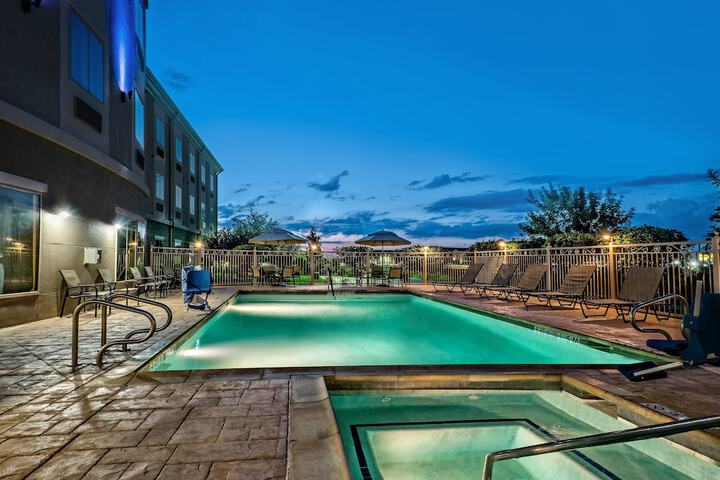 Pool 8 of 46