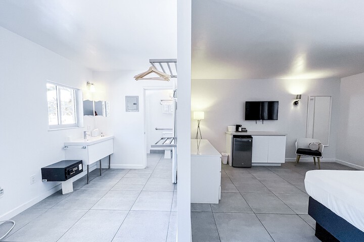 Room 43 of 57