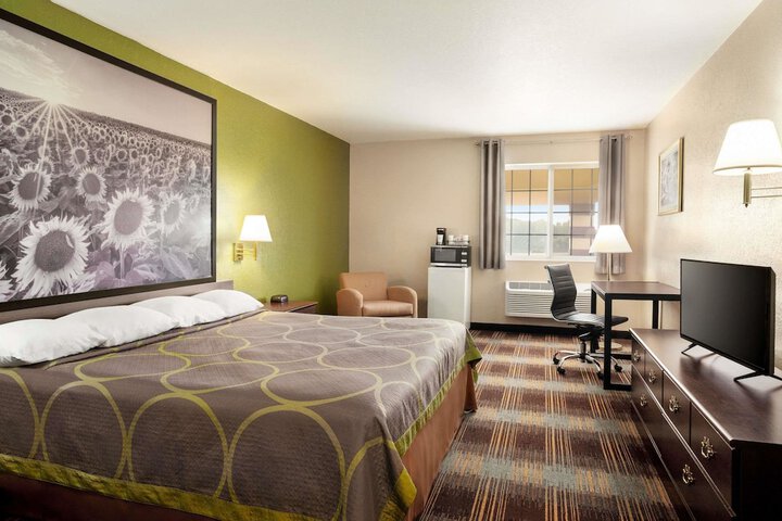 Room 11 of 26
