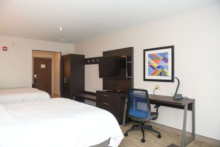 Room 28 of 49