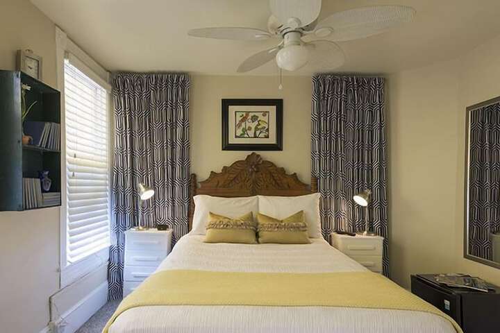 Room 34 of 77