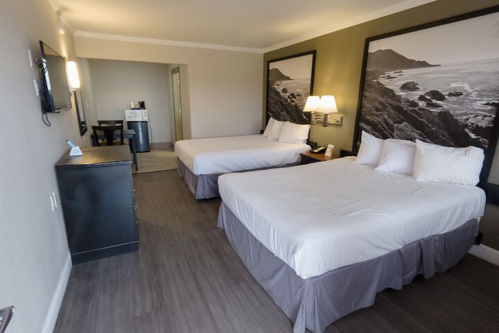 Super 8 by Wyndham Santa Cruz Beach
