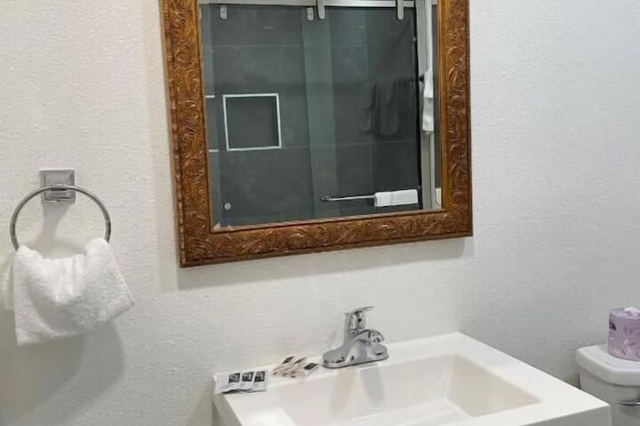 Room 9 of 24