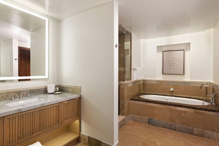 Room 90 of 273
