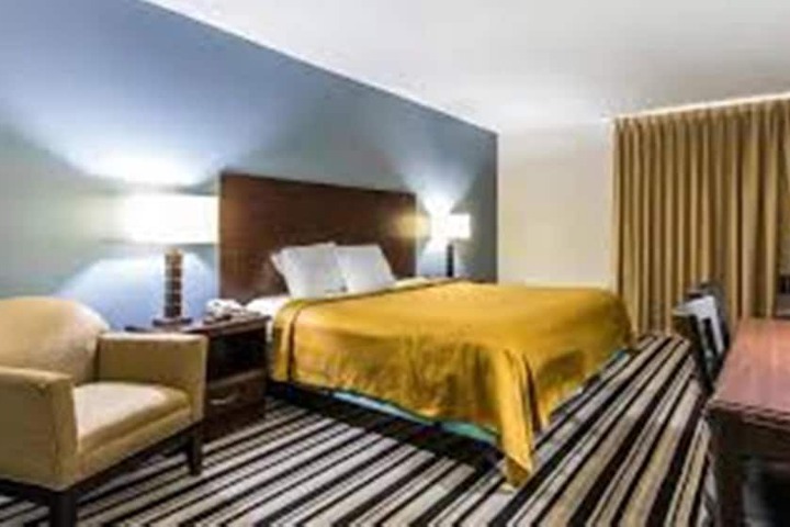 Room 32 of 66