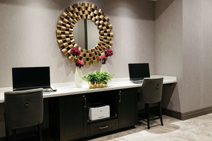 Business Center 32 of 32