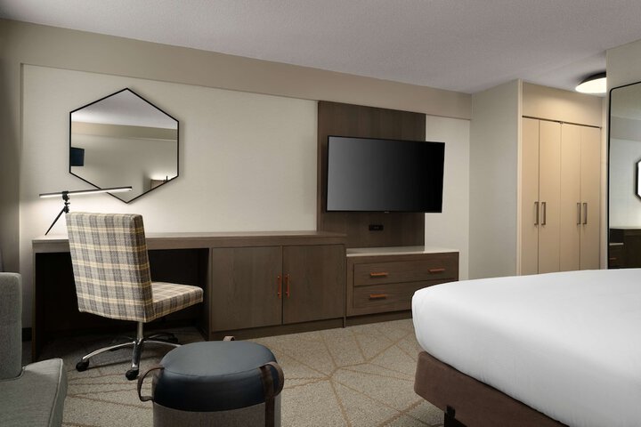 DoubleTree by Hilton Pittsburgh Airport