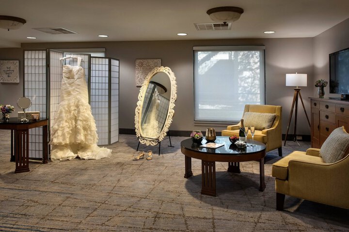 Ballroom/Hall 39 of 50