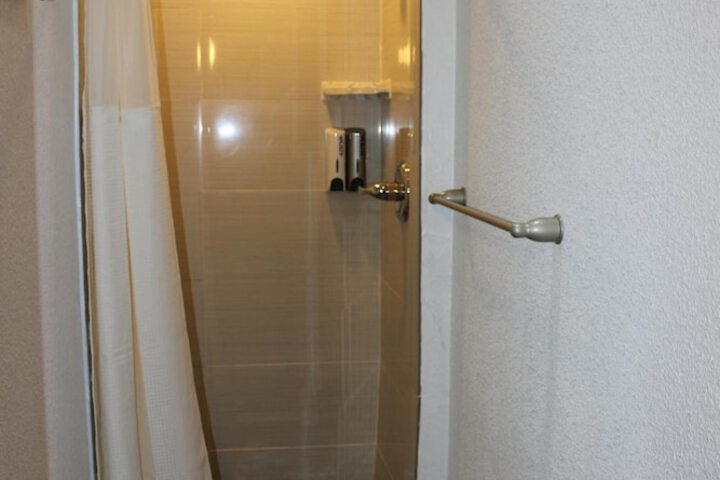 Room 14 of 37