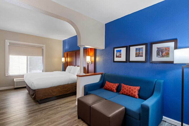Comfort Suites St. Charles - St Louis