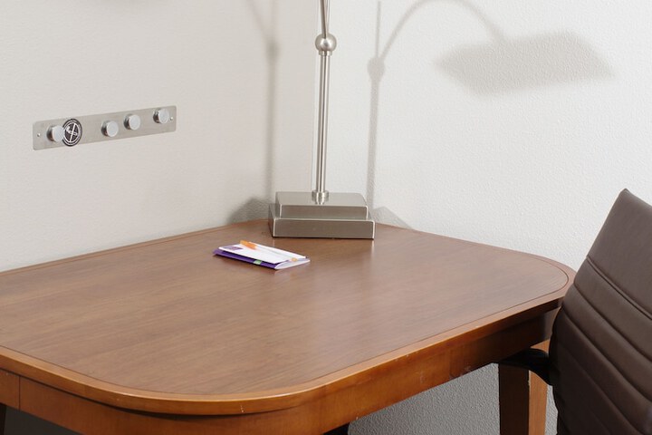 Room 8 of 32