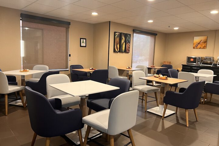 Comfort Suites Louisville Airport