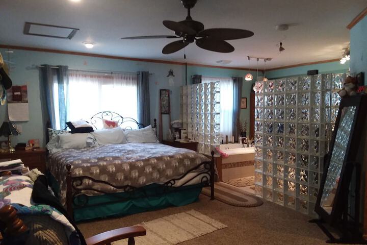 Room 18 of 32