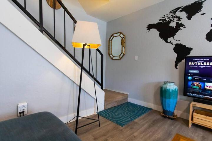 Cali Condo+BBQ+MemoryFoamBeds+12min to Beach
