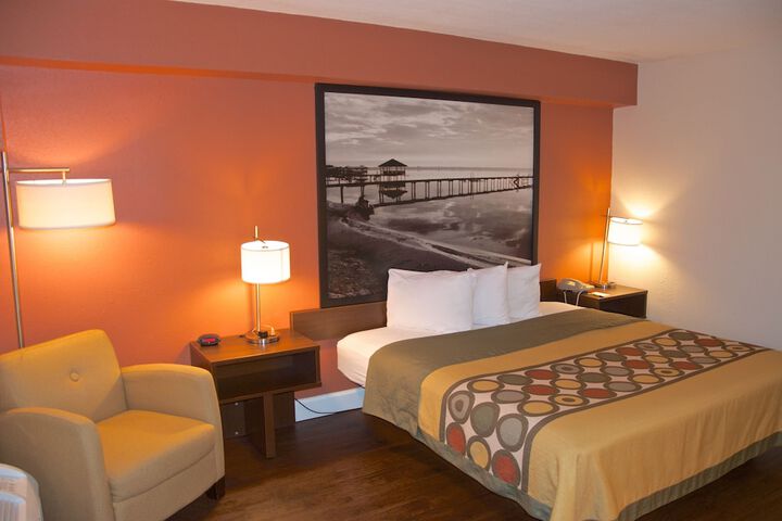 Room 21 of 27