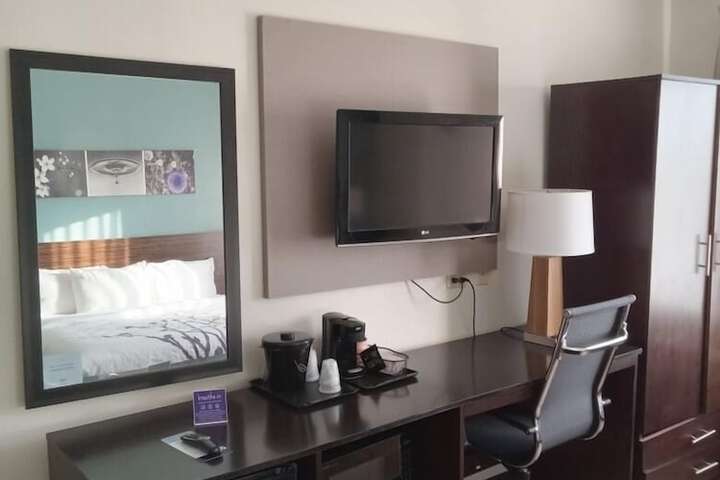 Room 28 of 41