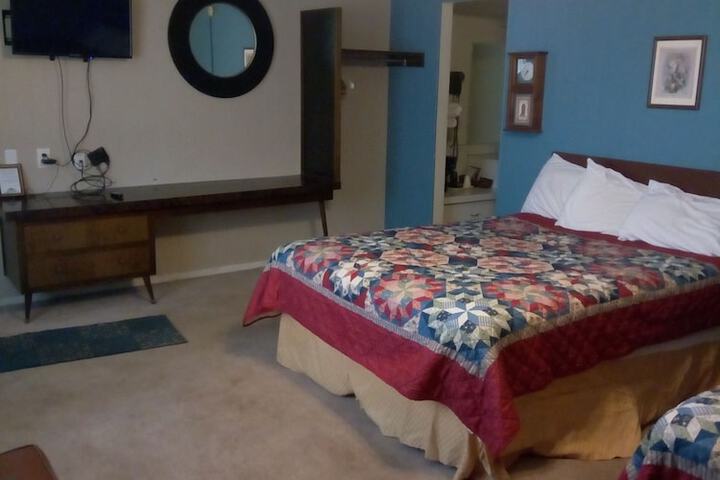 Room 18 of 37