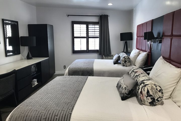 Room 16 of 37