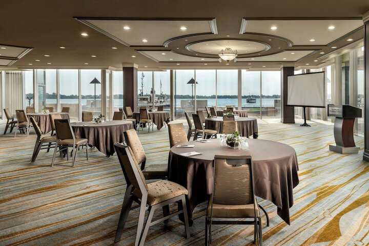 The Westin Harbour Castle Toronto