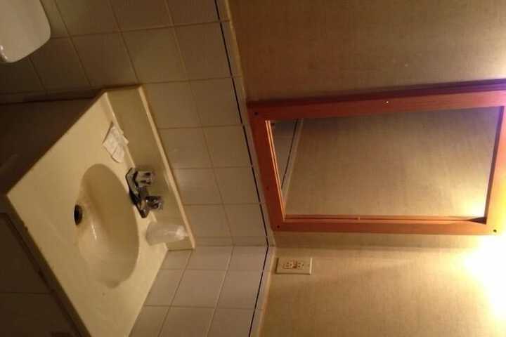 Room 18 of 39